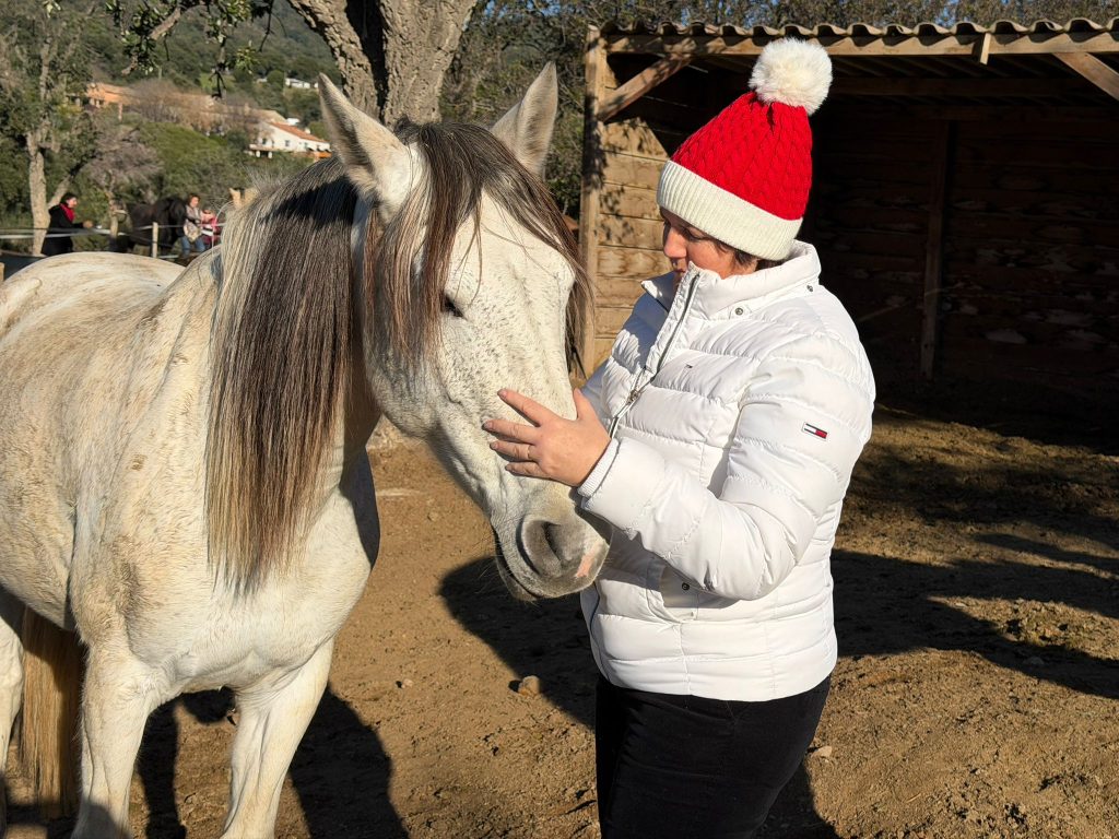 Illustration de la communication animale montrant un échange d’émotions silencieuses